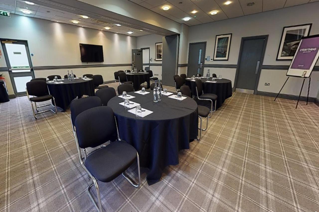 Village Hotel Chester St David'S Ewloe Экстерьер фото