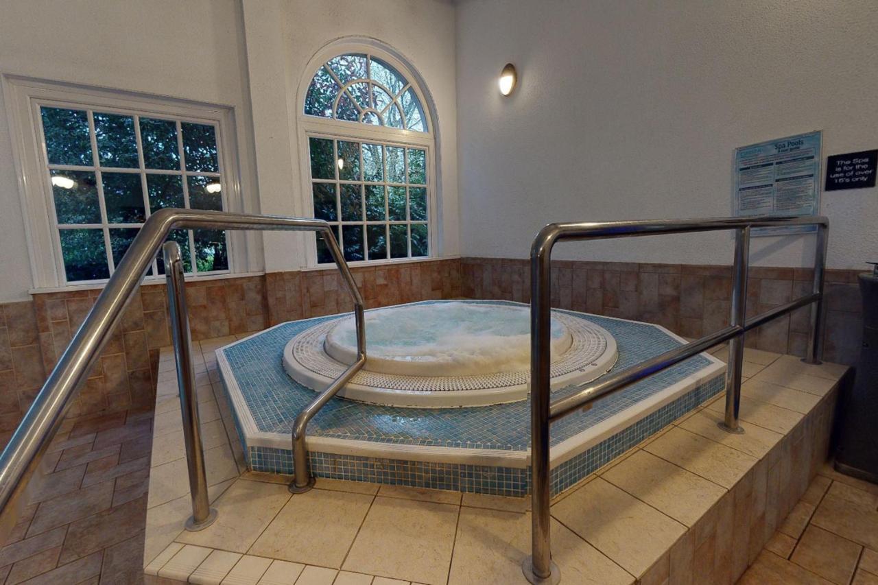 Village Hotel Chester St David'S Ewloe Экстерьер фото
