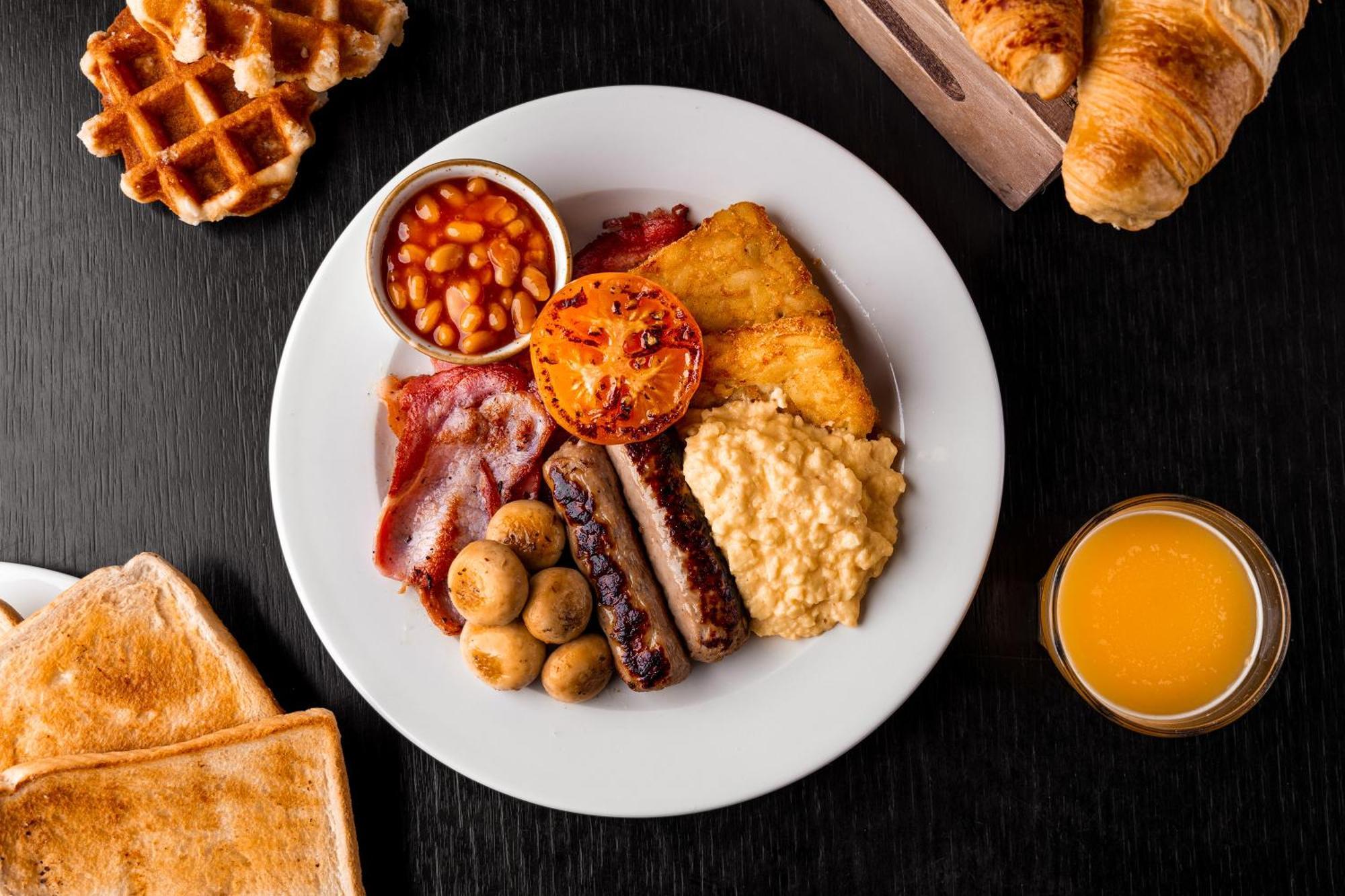 Village Hotel Chester St David'S Ewloe Экстерьер фото