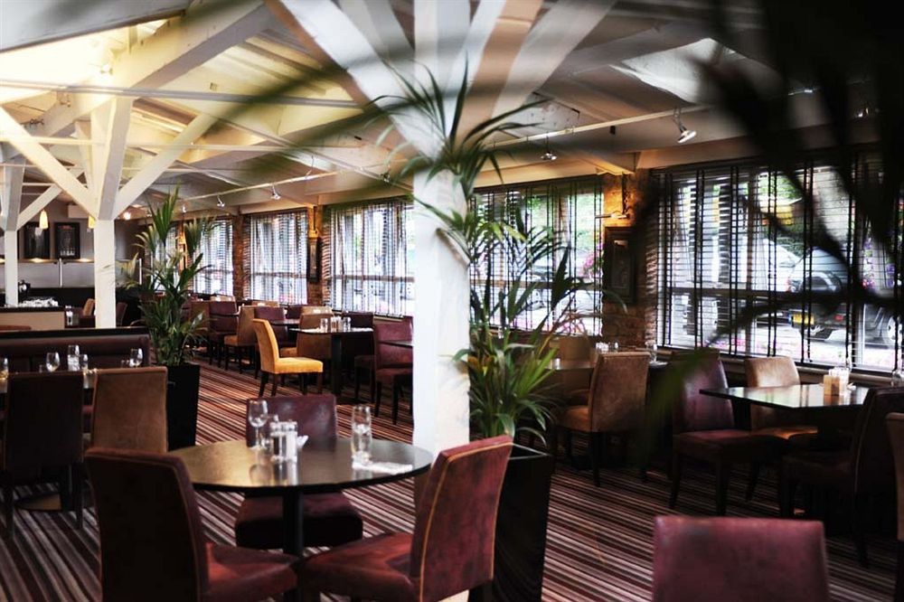 Village Hotel Chester St David'S Ewloe Экстерьер фото