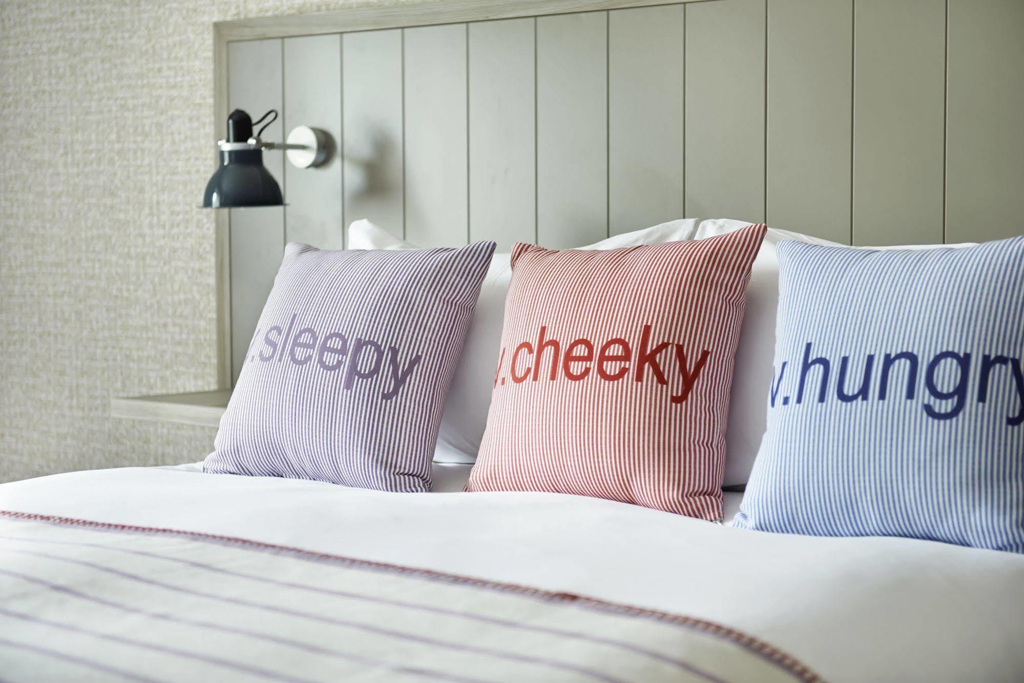 Village Hotel Chester St David'S Ewloe Экстерьер фото