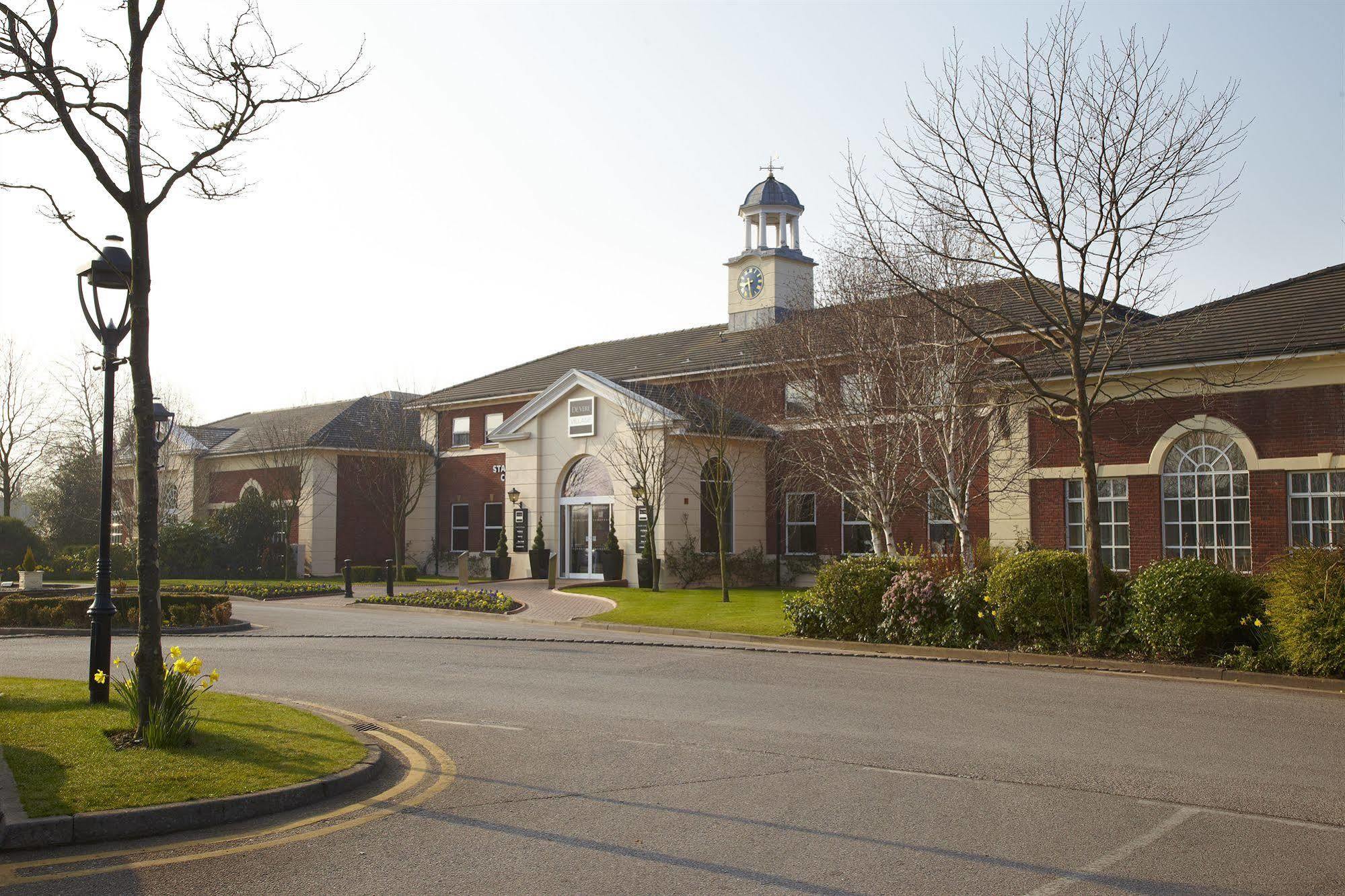 Village Hotel Chester St David'S Ewloe Экстерьер фото